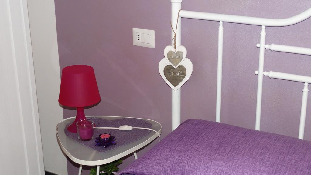 Casetta Romantica Viola * Lerici