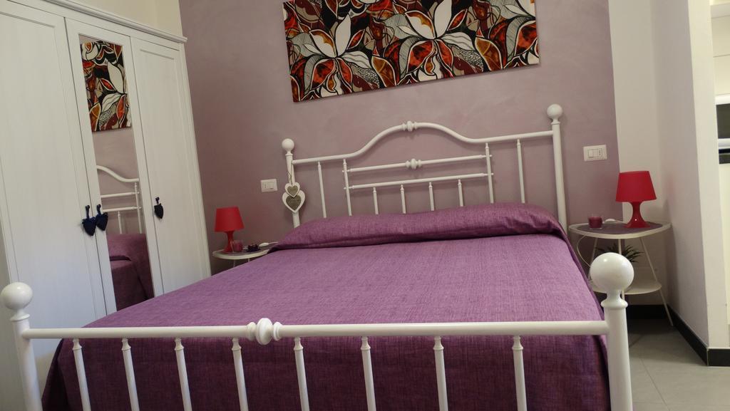 Casetta Romantica Viola Lerici